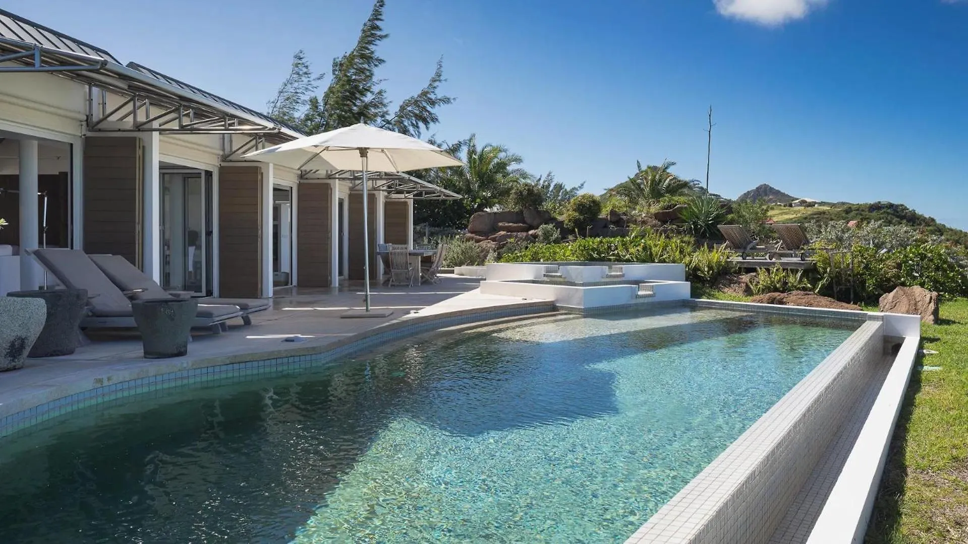 Vila Oceanfront Sunset Retreat With Heated Pool Gustavia